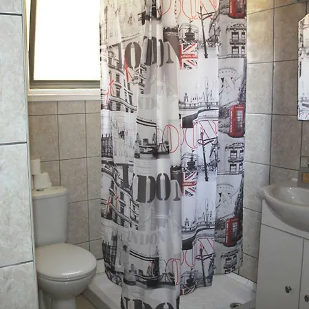 St. Mamas Apts * Scala